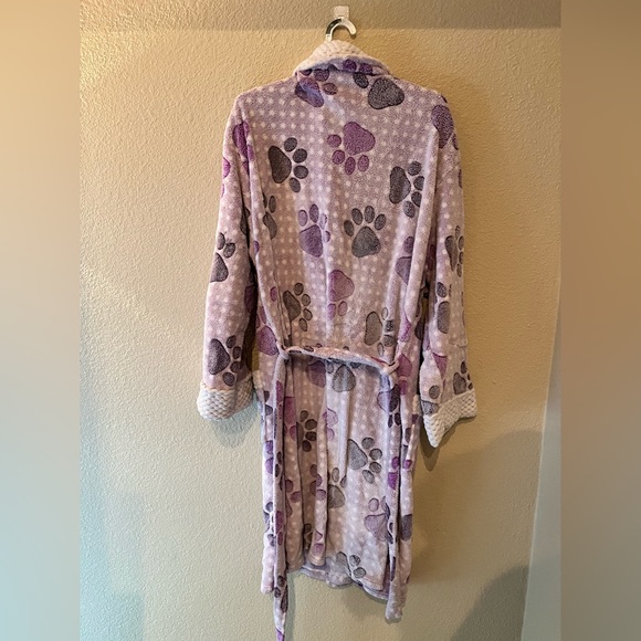 Animal Rescue robe purple with paw prints Size 2X - Picture 2 of 5